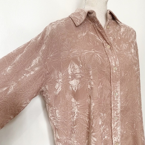 ARITZIA WILFRED LE FOU SILK BLEND CRISTOL PINK CRUSHED VELVET BUTTON DOWN SHIRT - Picture 4 of 9